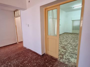 VENTA Casa 3 dormitorios   Local Comercial. San Luis. J. G. Funes N°732