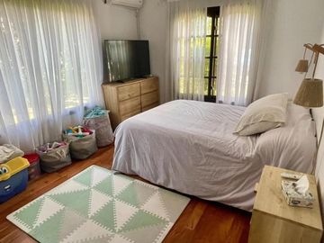 Casa en venta - 4 Dormitorios 4 Baños - Esteban Echeverría