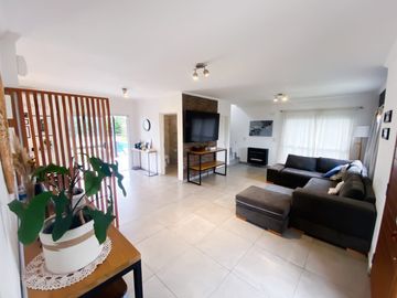 Casa en venta, 5 ambientes, San Sebastián NO APTO CREDITO
