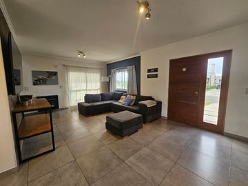 Casa en venta, 5 ambientes, San Sebastián NO APTO CREDITO
