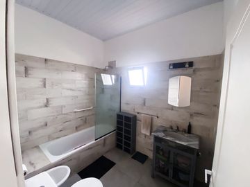 Casa en venta, 5 ambientes, San Sebastián NO APTO CREDITO