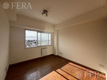 Venta departamento 3 ambientes con balcón en Wilde