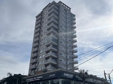 Venta departamento 3 ambientes con balcón en Wilde