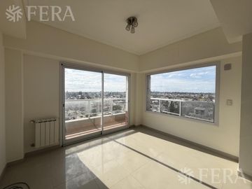 Venta departamento 3 ambientes con balcón en Wilde