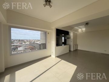 Venta departamento 3 ambientes con balcón en Wilde