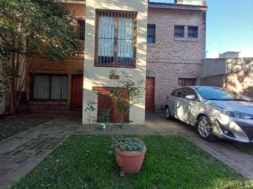 Casa con buen terreno en La Merced, Beccar