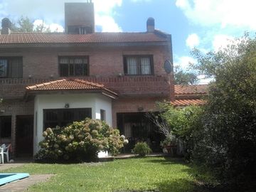 Casa con buen terreno en La Merced, Beccar