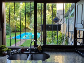 Casa con buen terreno en La Merced, Beccar