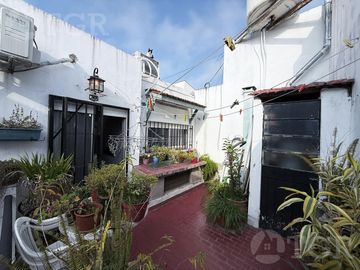 PH en venta con entrada independiente en Villa Devoto