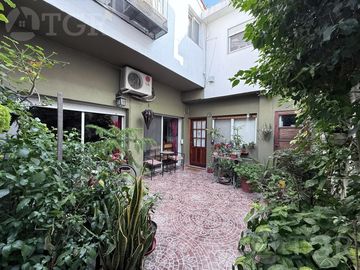 PH en venta con entrada independiente en Villa Devoto