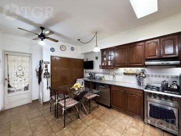 PH en venta con entrada independiente en Villa Devoto