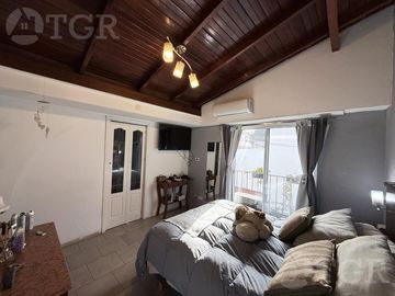PH en venta con entrada independiente en Villa Devoto