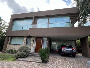 Casa en venta en barrio cerrado adrogue chico, Almirante Brown