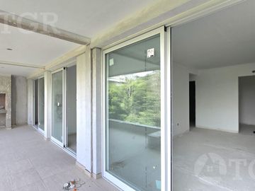 VENTA Departamento en  Canning de 3 ambientes al frente con amenities