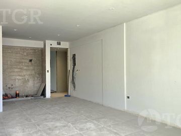 VENTA Departamento en  Canning de 3 ambientes al frente con amenities