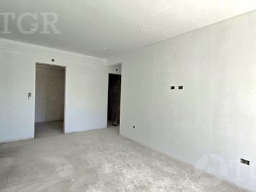 VENTA Departamento en  Canning de 3 ambientes al frente con amenities