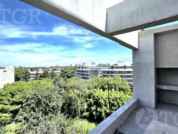VENTA Departamento en  Canning de 3 ambientes al frente con amenities