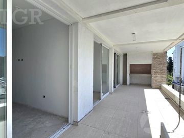 VENTA Departamento en  Canning de 3 ambientes al frente con amenities