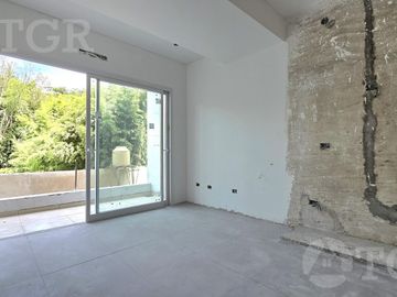 VENTA Departamento en  Canning de 3 ambientes al frente con amenities