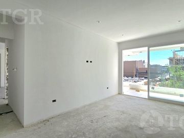 VENTA Departamento en  Canning de 3 ambientes al frente con amenities