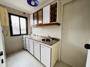Departamento monoambiente con cochera en  venta en San Isidro