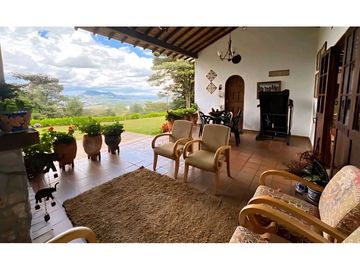 Hermosa casa campestre en la Ceja Antioquia 10.000 m2