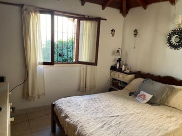 Casa en venta - 4 Dormitorios 2 Baños - 182mts2 - Villa Gesell