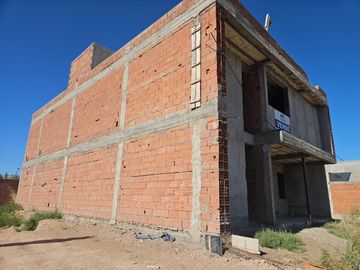 Casa en  a terminar en Barrio Costa Jardín 2