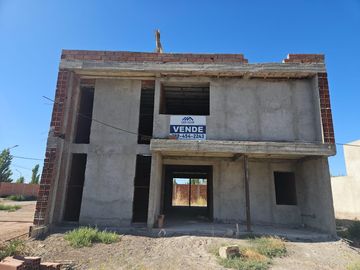 Casa en  a terminar en Barrio Costa Jardín 2