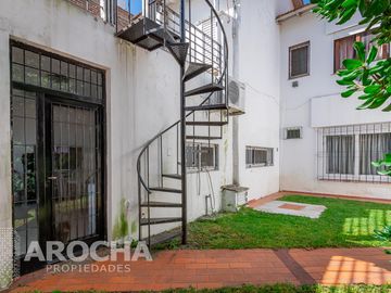 Casa en  venta, En Quilmes, lote propio, APTO CREDITO