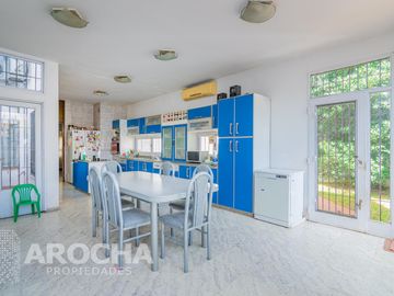 Casa en  venta, En Quilmes, lote propio, APTO CREDITO