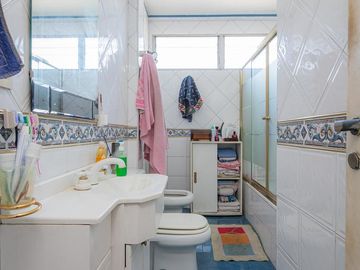 Casa en  venta, En Quilmes, lote propio, APTO CREDITO