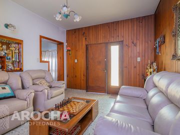 Casa en  venta, En Quilmes, lote propio, APTO CREDITO