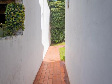 Casa en  venta, En Quilmes, lote propio, APTO CREDITO