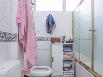 Casa en  venta, En Quilmes, lote propio, APTO CREDITO