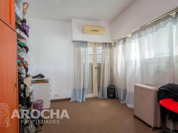 Casa en  venta, En Quilmes, lote propio, APTO CREDITO