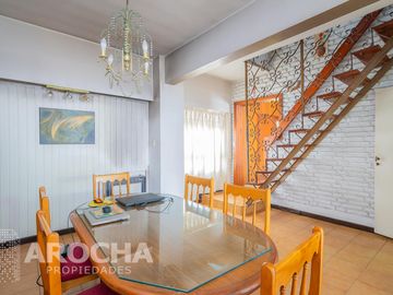 Casa en  venta, En Quilmes, lote propio, APTO CREDITO
