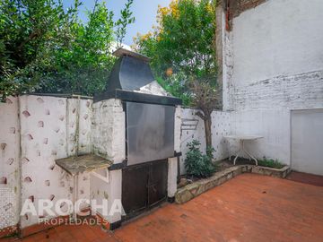 Casa en  venta, En Quilmes, lote propio, APTO CREDITO