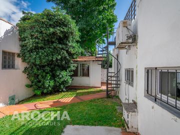 Casa en  venta, En Quilmes, lote propio, APTO CREDITO