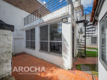 Casa en  venta, En Quilmes, lote propio, APTO CREDITO