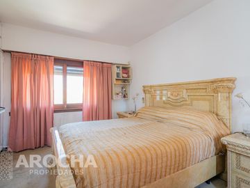 Casa en  venta, En Quilmes, lote propio, APTO CREDITO