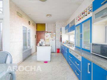 Casa en  venta, En Quilmes, lote propio, APTO CREDITO