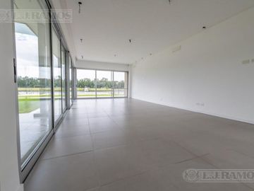 Casa sobre lote al río con 5 dormitorios en venta   San Juan - Villanueva
