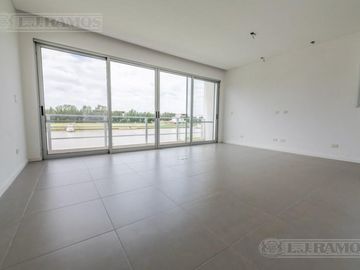 Casa sobre lote al río con 5 dormitorios en venta   San Juan - Villanueva