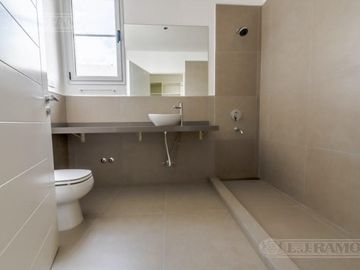 Casa sobre lote al río con 5 dormitorios en venta   San Juan - Villanueva