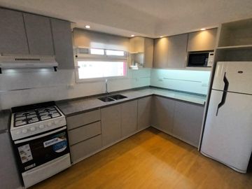 Venta tres ambientes al frente con balcón saliente, Centro Mar del Plata