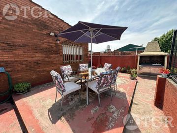VENTA PH 4 AMB CON TERRAZA Y PARRILLA EN LOMA HERMOSA