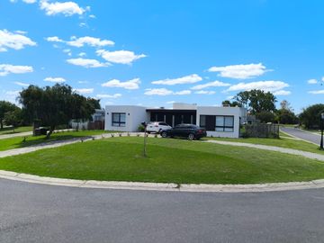 Venta Casa en San Sebastian Area 2 Golf - 5 ambientes