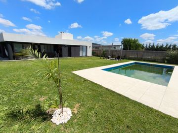 Venta Casa en San Sebastian Area 2 Golf - 5 ambientes