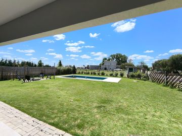 Venta Casa en San Sebastian Area 2 Golf - 5 ambientes
